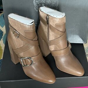 Vince Camuto Erillie Bootie: color Wild Mushroom size 7